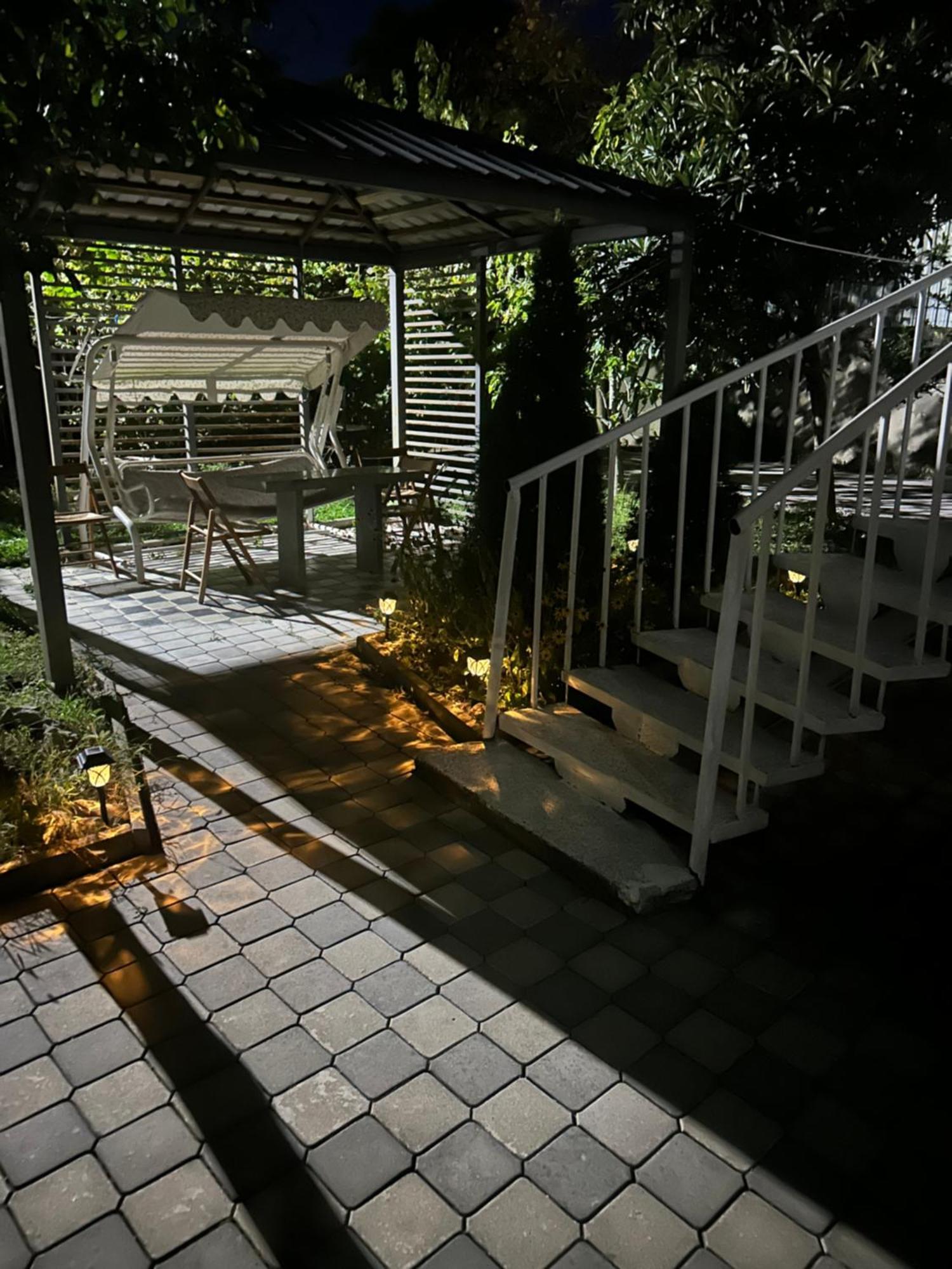 Guest House Medea Kutaisi Eksteriør bilde